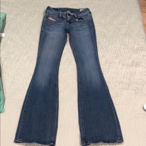 Diesel Louvre Women’s 28x34 flare low rise jeans